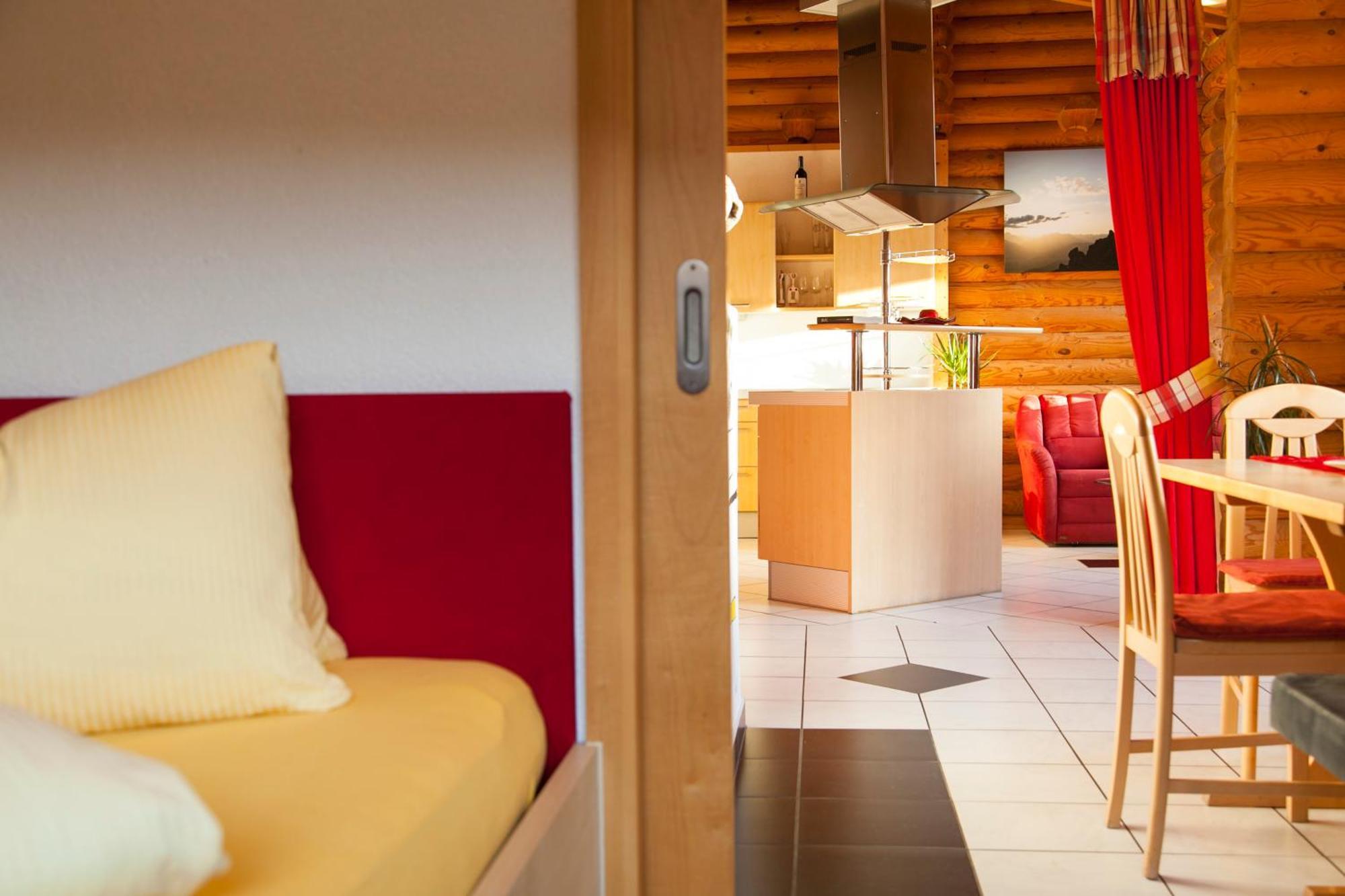 Camping Dreilaendereck Blockhuetten & Apartments ريد إم أوبيرينتال الغرفة الصورة