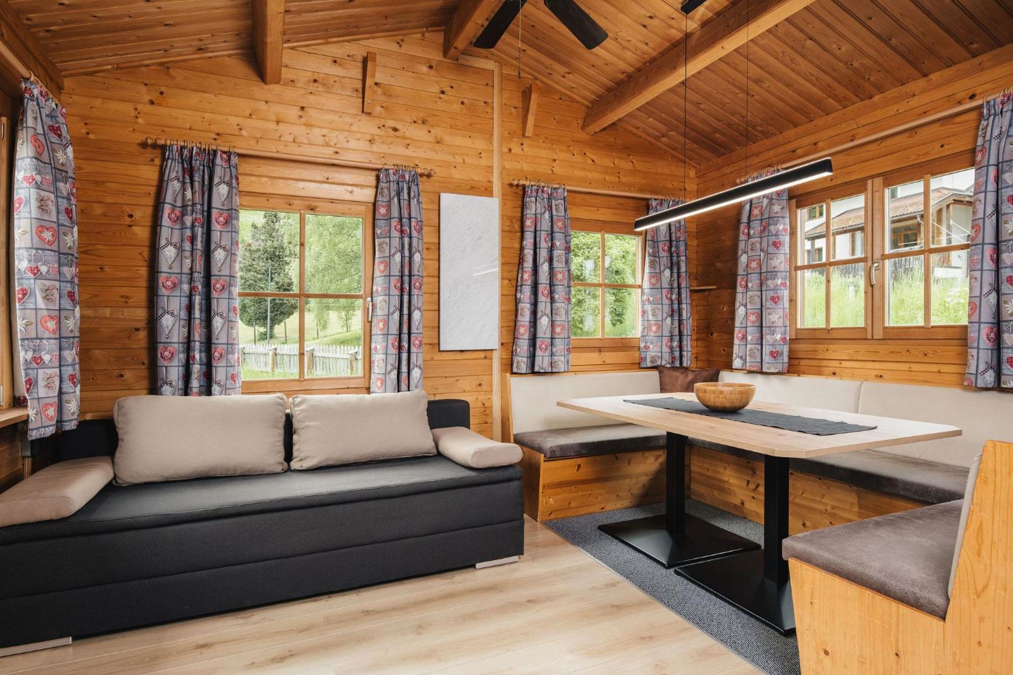 Camping Dreilaendereck Blockhuetten & Apartments ريد إم أوبيرينتال المظهر الخارجي الصورة